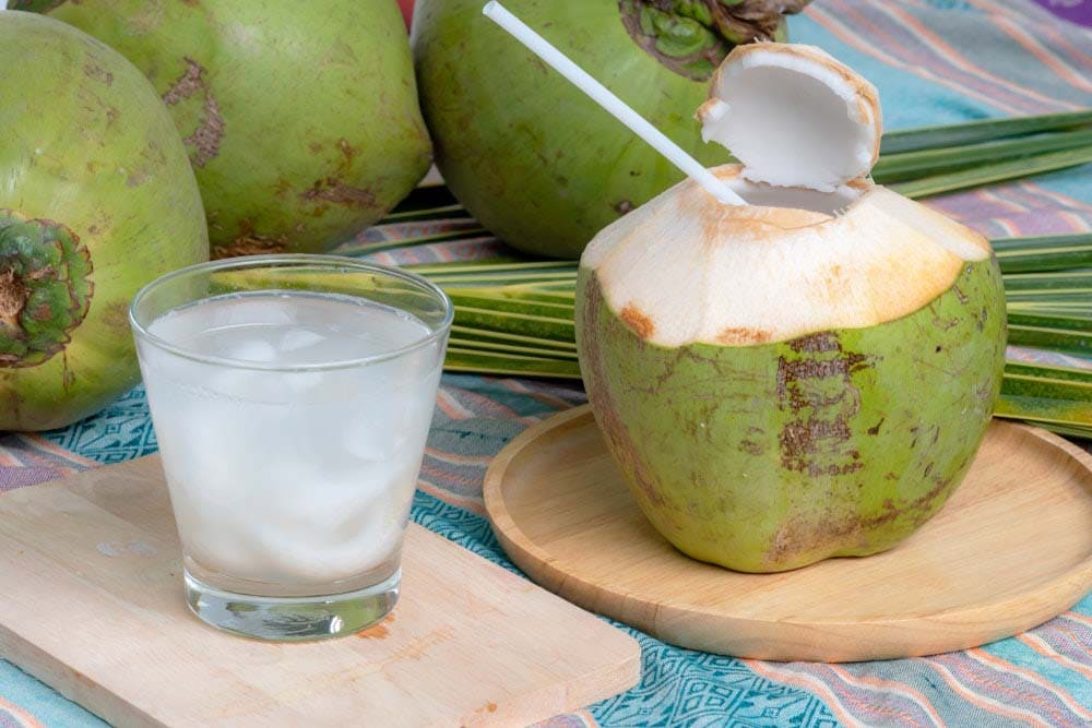 người tiêu dùng chọn dừa tươi hữu cơ từ Việt Nam người tiêu dùng chọn dừa tươi hữu cơ từ Việt Nam